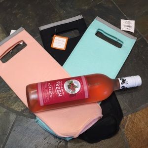 Felt wine bottle carrier